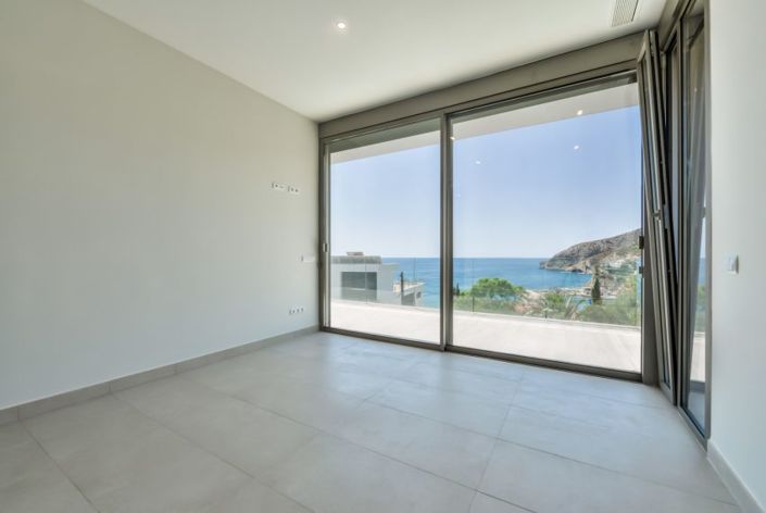 Image No.29-6 Bed Villa for sale