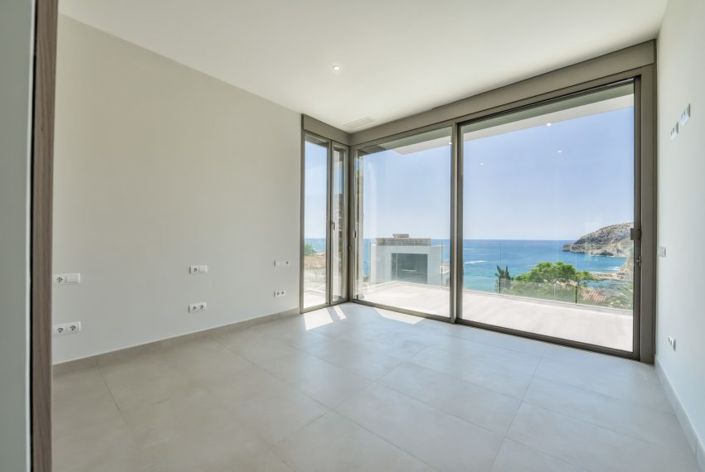 Image No.32-6 Bed Villa for sale