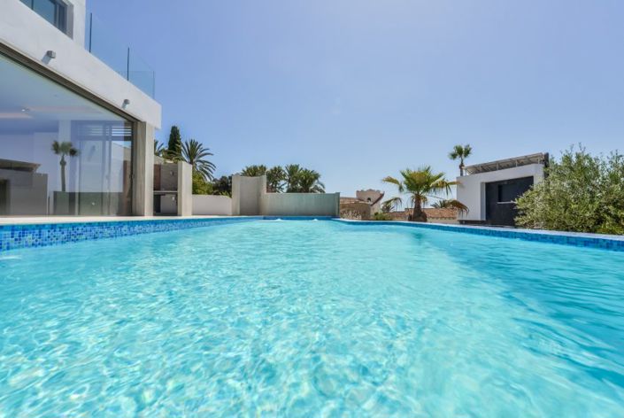 Image No.37-6 Bed Villa for sale