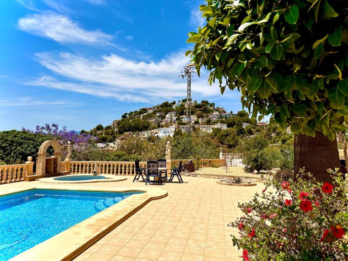 Image No.2-4 Bed Villa for sale