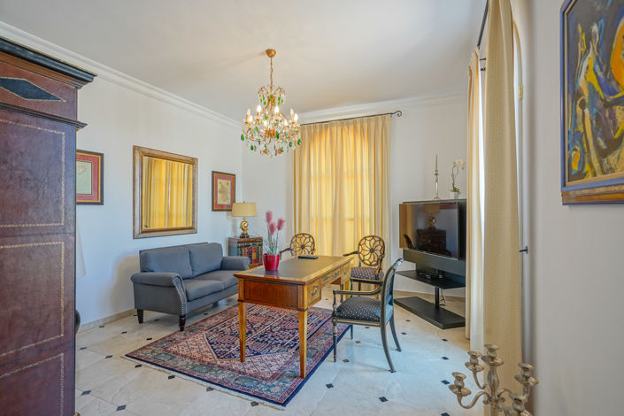 Image No.20-5 Bed Villa for sale