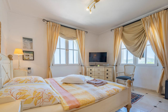 Image No.26-5 Bed Villa for sale