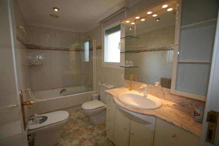 Image No.17-3 Bed Apartment for sale