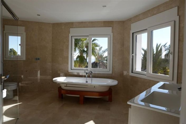 Image No.13-4 Bed Villa for sale
