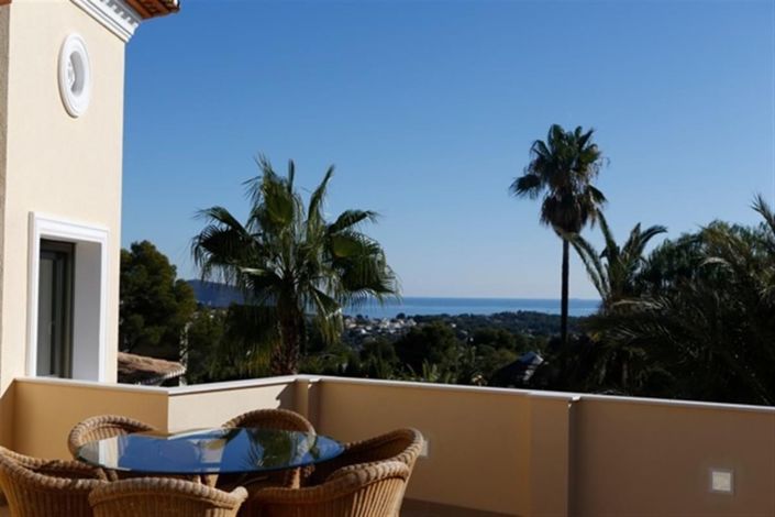 Image No.2-4 Bed Villa for sale