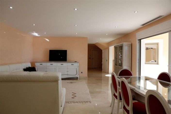 Image No.3-4 Bed Villa for sale