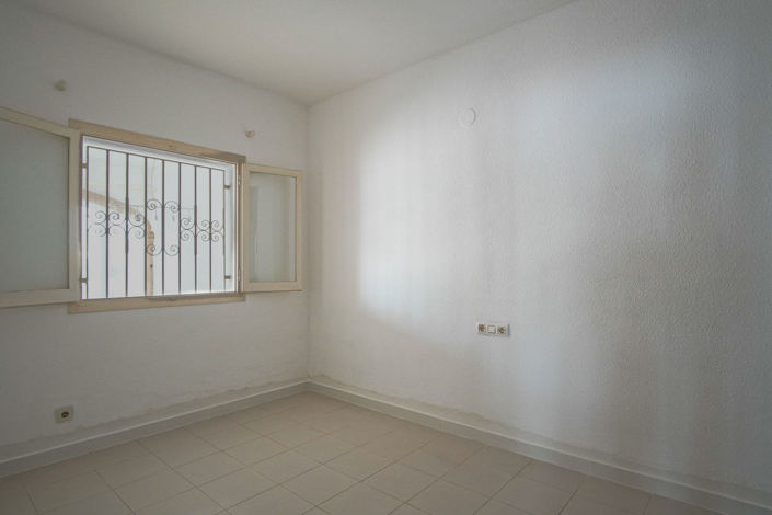 Image No.14-3 Bed Apartment for sale