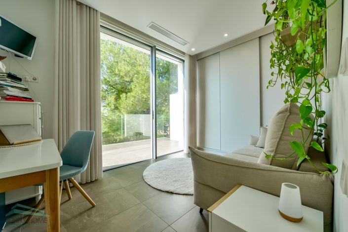Image No.5-6 Bed Villa for sale