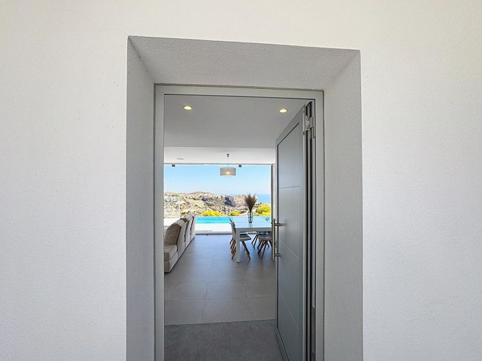Image No.2-4 Bed Villa for sale