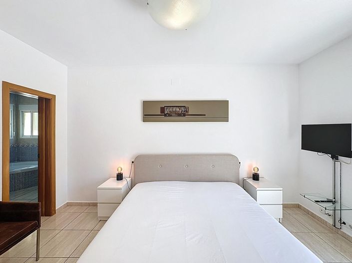 Image No.28-5 Bed Villa for sale