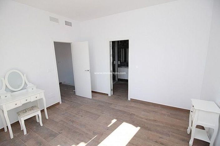 Image No.7-Villa de 4 chambres à vendre à Pinoso
