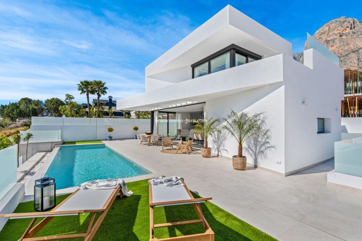 Image No.2-4 Bed Villa for sale