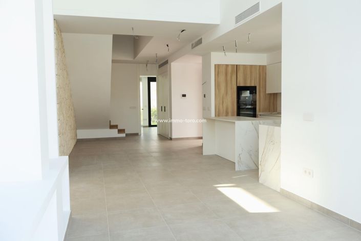 Image No.18-4 Bed Villa for sale