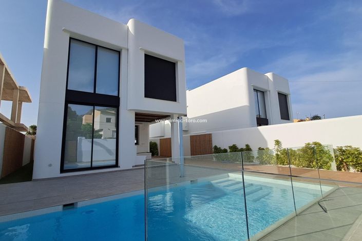 Image No.2-4 Bed Villa for sale