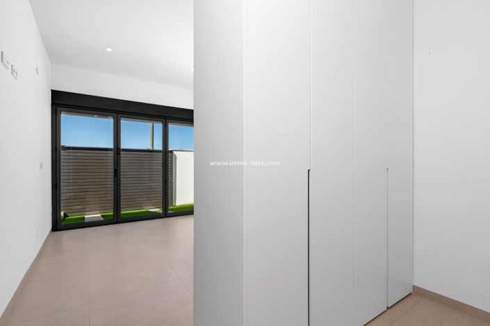Image No.43-3 Bed Villa for sale