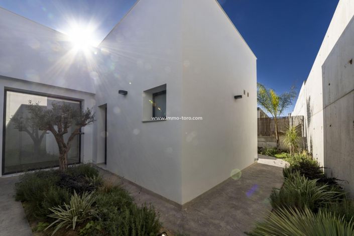 Image No.23-3 Bed Villa for sale
