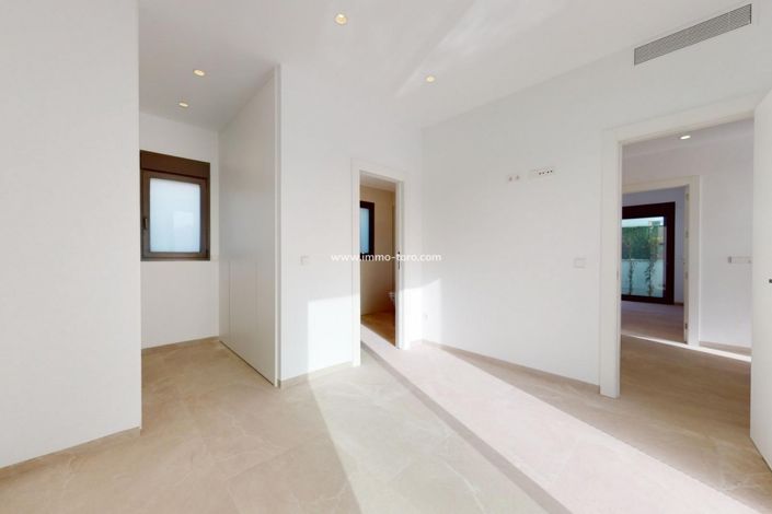 Image No.19-3 Bed Villa for sale