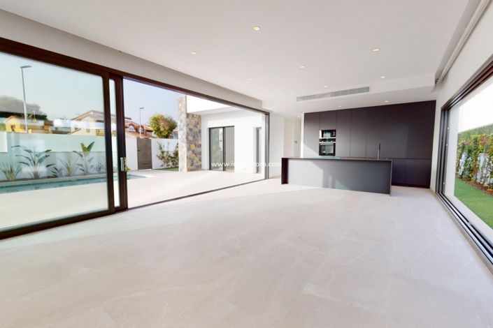 Image No.9-3 Bed Villa for sale