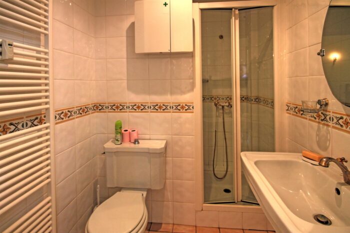 Image No.16-2 Bed Apartment for sale