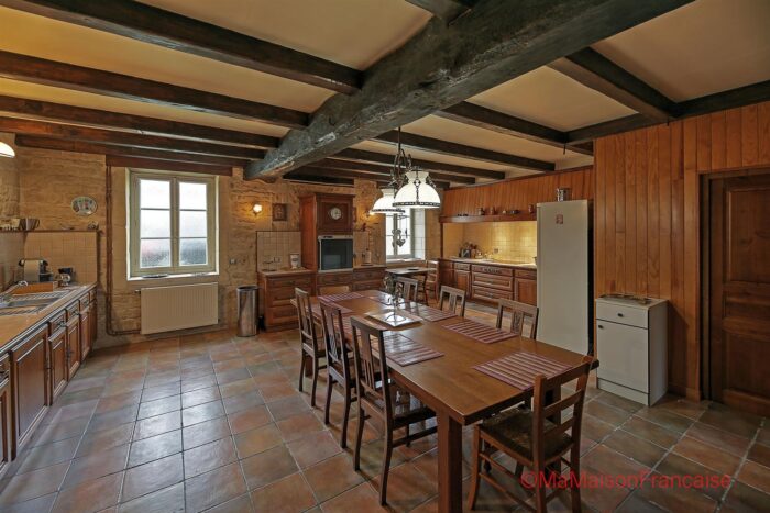 Image No.12-6 Bed House for sale
