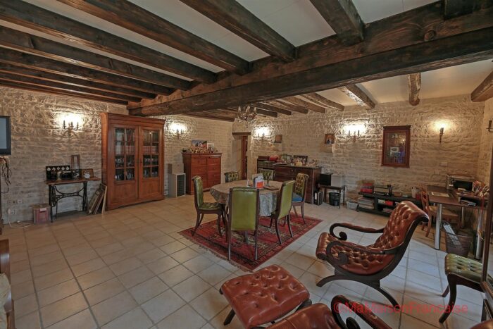 Image No.17-6 Bed House for sale