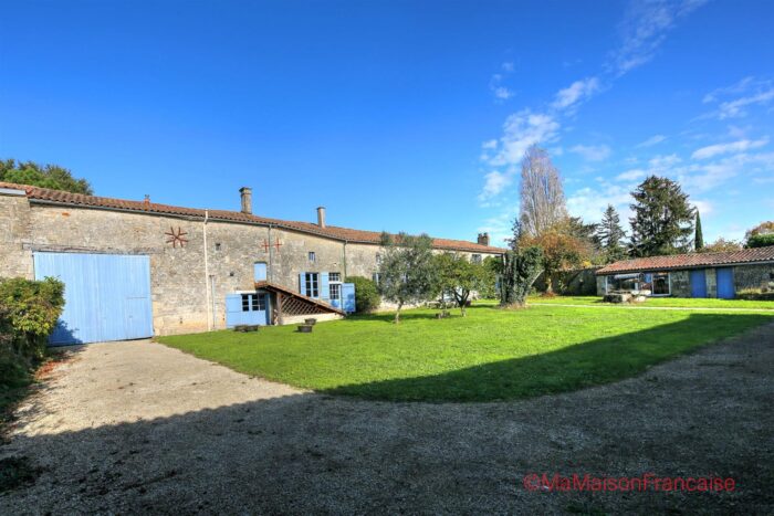 Image No.2-6 Bed House for sale