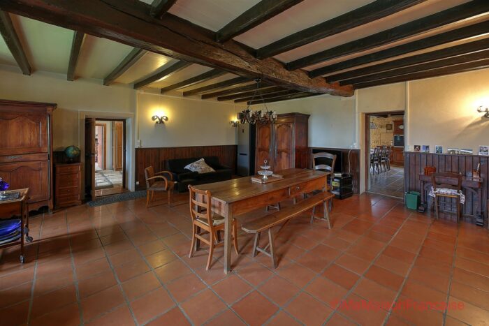 Image No.25-6 Bed House for sale