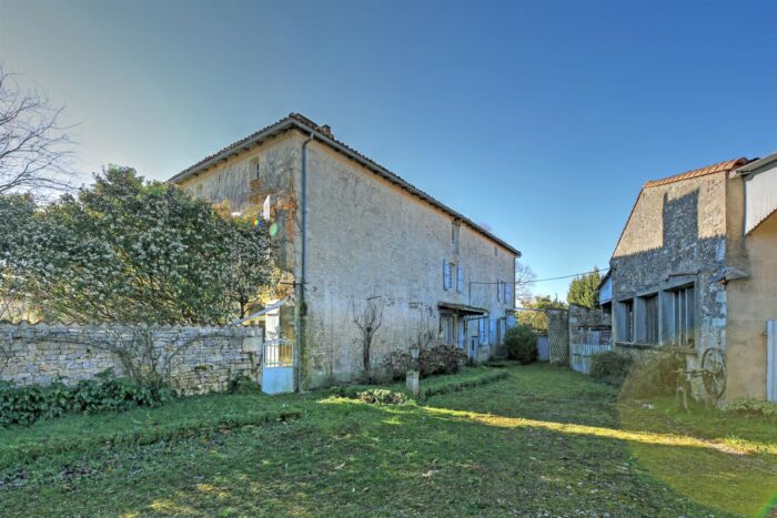 Image No.24-5 Bed House for sale