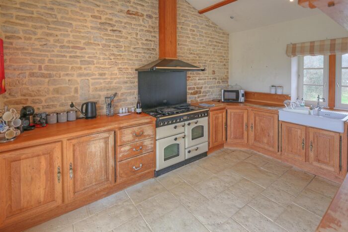Image No.13-3 Bed House for sale
