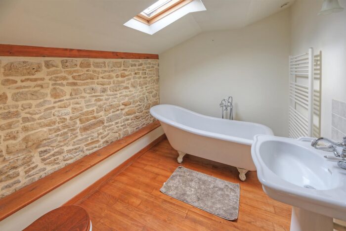 Image No.14-3 Bed House for sale