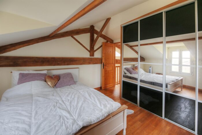 Image No.15-3 Bed House for sale