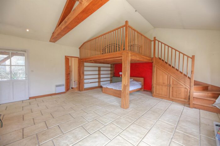 Image No.19-3 Bed House for sale