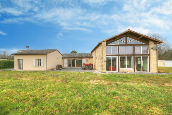 Image No.2-3 Bed House for sale