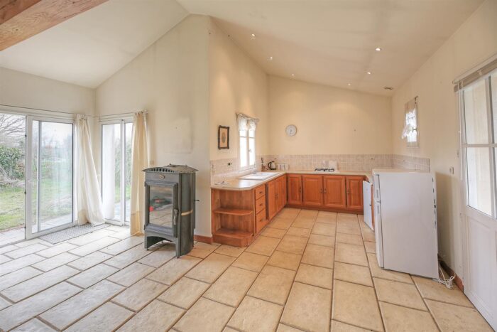 Image No.20-3 Bed House for sale