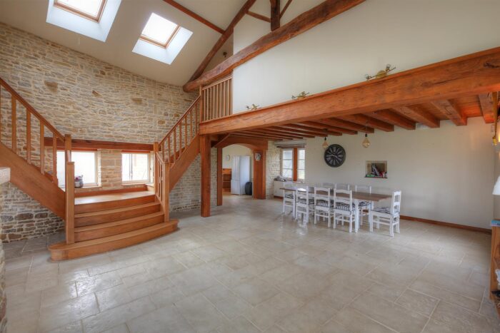 Image No.8-3 Bed House for sale