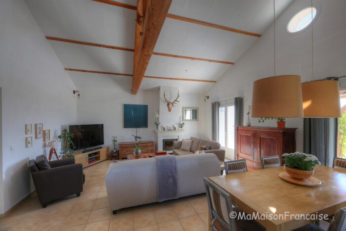 Image No.10-3 Bed House for sale