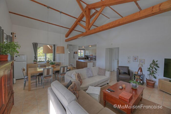 Image No.11-3 Bed House for sale