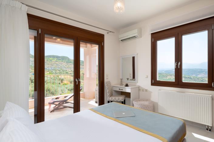 Image No.10-3 Bed Villa for sale
