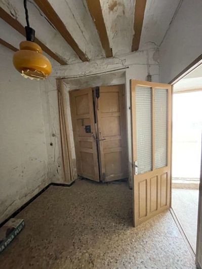 Image No.26-3 Bed Property for sale