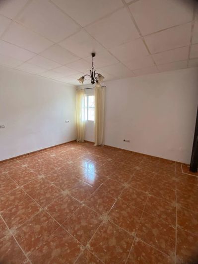 Image No.18-2 Bed Property for sale