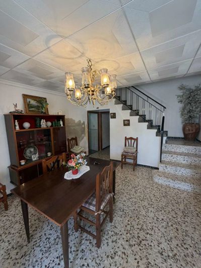 Image No.4-5 Bed Property for sale