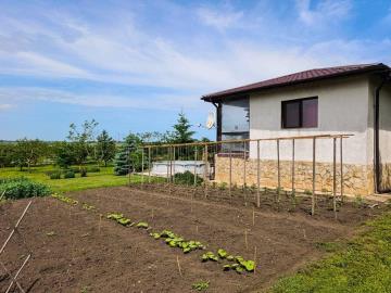 3-bedroom-renovated-house-near-dobrich-and-the-sea-6
