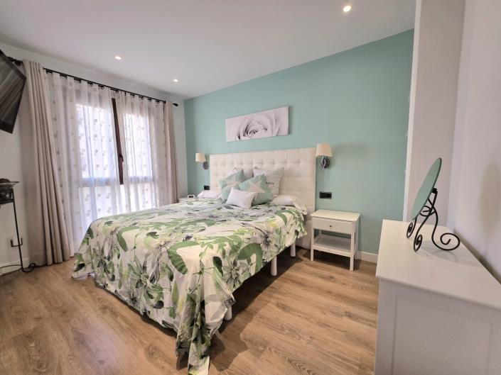 Image No.11-3 Bed Apartment for sale
