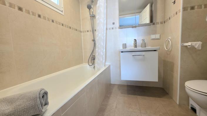 Image No.14-2 Bed Apartment for sale