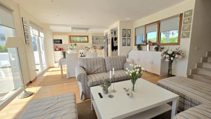 Image No.6-4 Bed Semi-Detached for sale