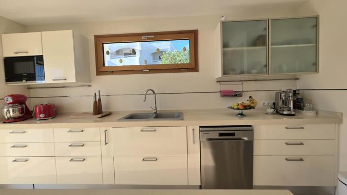 Image No.12-4 Bed Semi-Detached for sale
