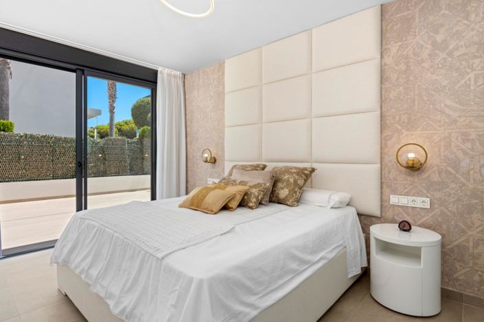 Image No.15-3 Bed Villa for sale