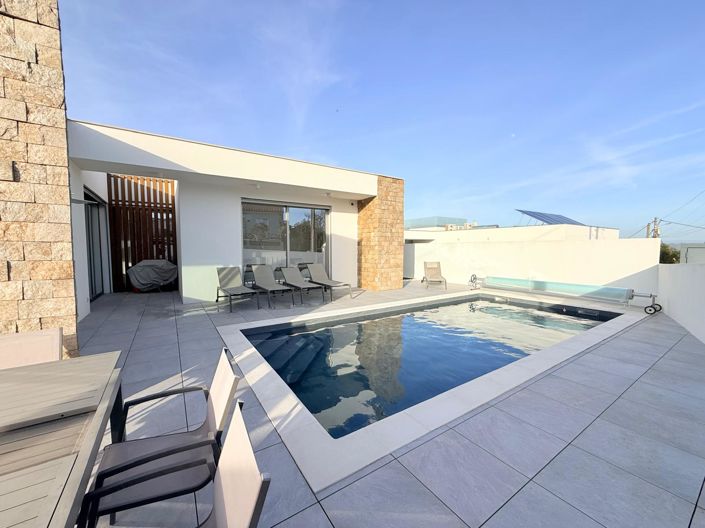 Image No.19-3 Bed Villa for sale