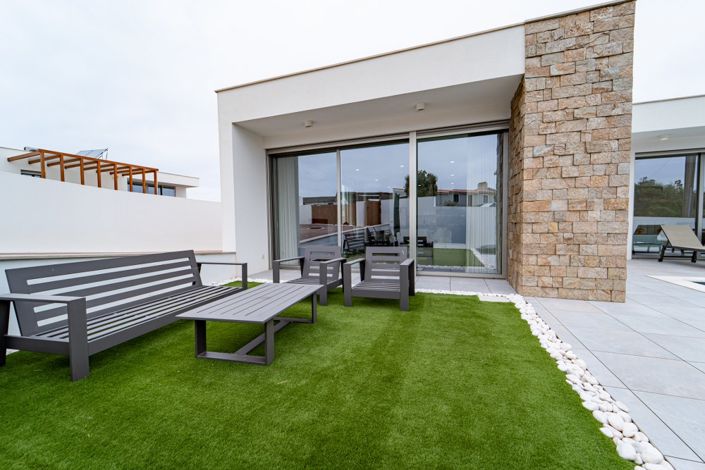 Image No.2-3 Bed Villa for sale
