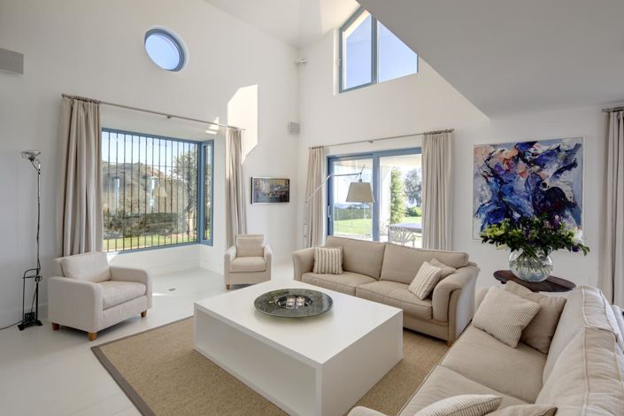 Image No.12-5 Bed Property for sale